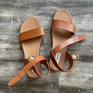 BRAND NEW Steve Madden Brown Flat Sandals Size 8.5